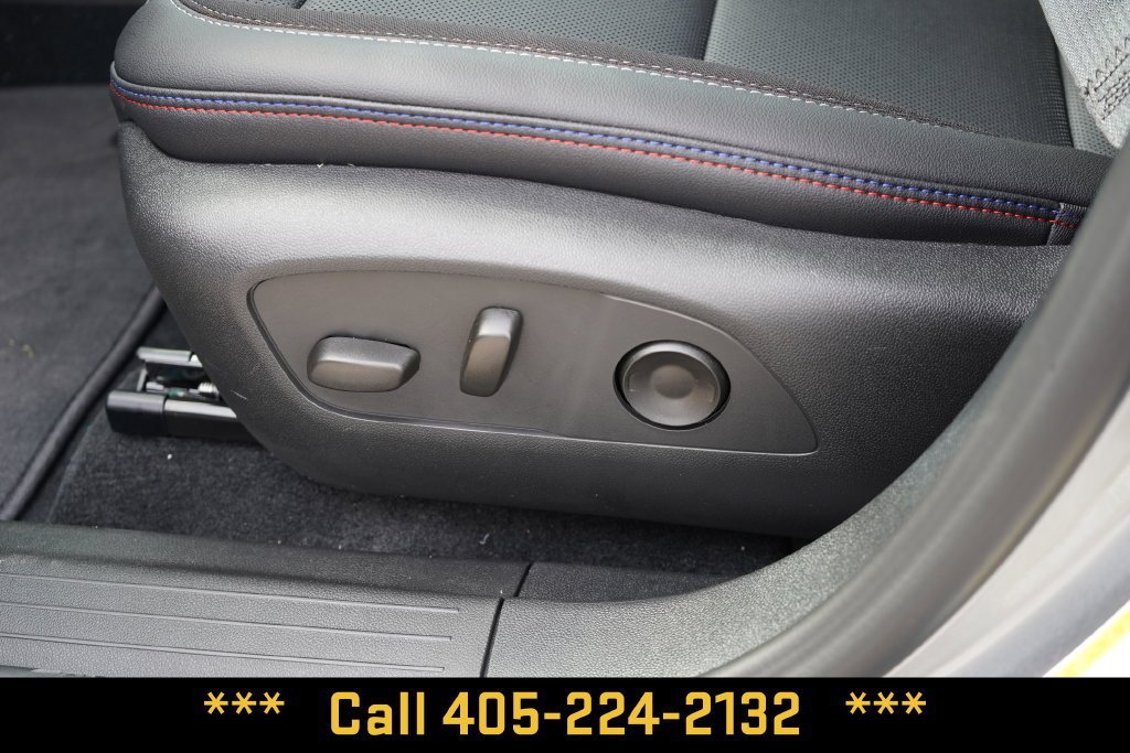 2025 Chevrolet Equinox EV RS - Photo 17