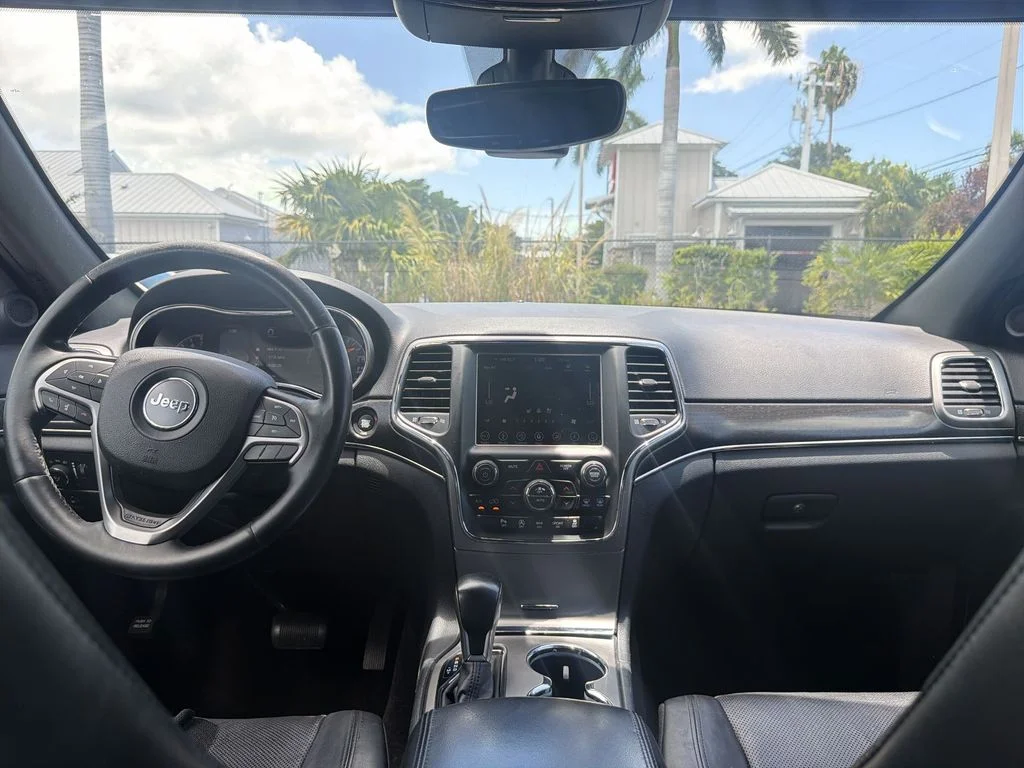 Used 2018 Billet Silver Metallic Jeep Limited image 10