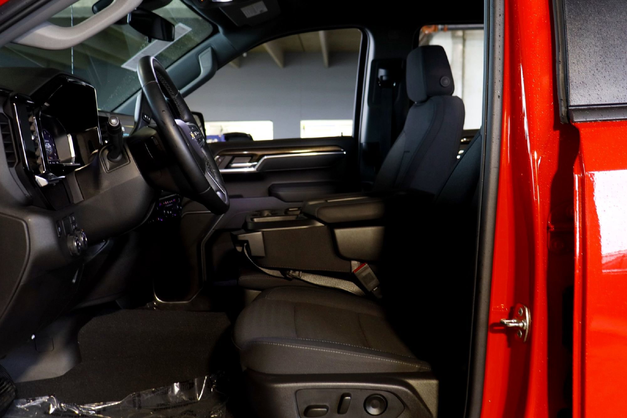 2025 Chevrolet Silverado 1500 LT - Photo 9
