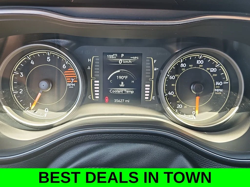 Used 2021 Silver Jeep Latitude Plus image 18