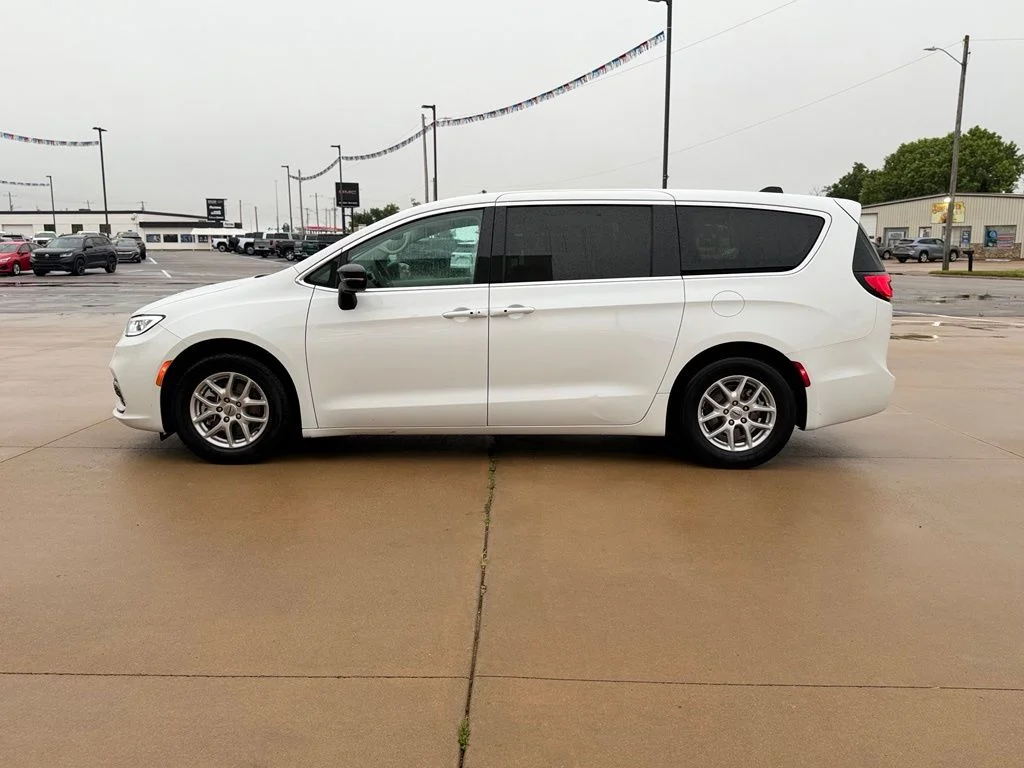 Used 2024 White Chrysler Touring L image 7