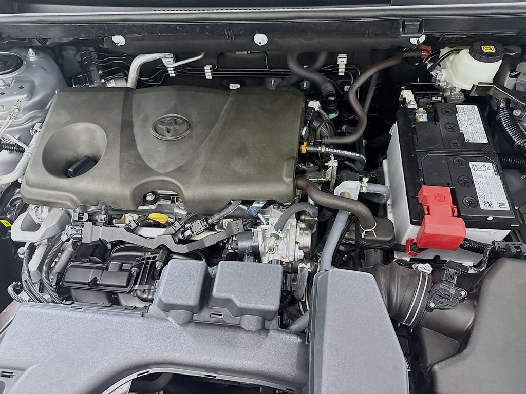 Used 2024 Silver Sky Metallic Toyota XLE image 27