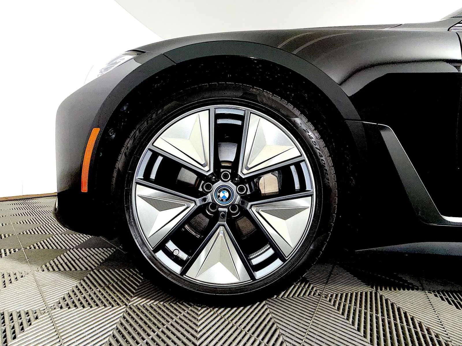 2024 BMW i4 35 - Photo 8