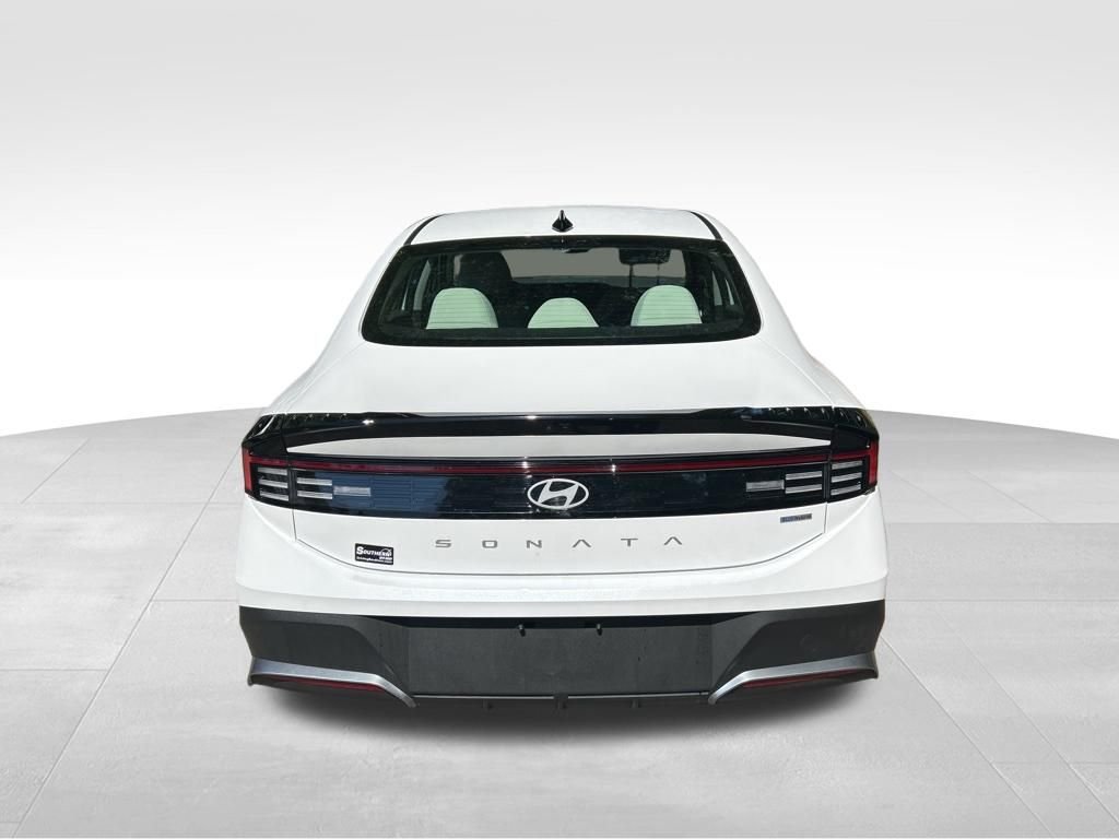 Certified Used 2026 White Hyundai Blue image 4