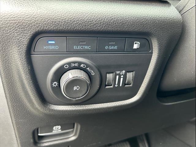 Used 2024 Rocky Mountain Pearlcoat Jeep  image 8