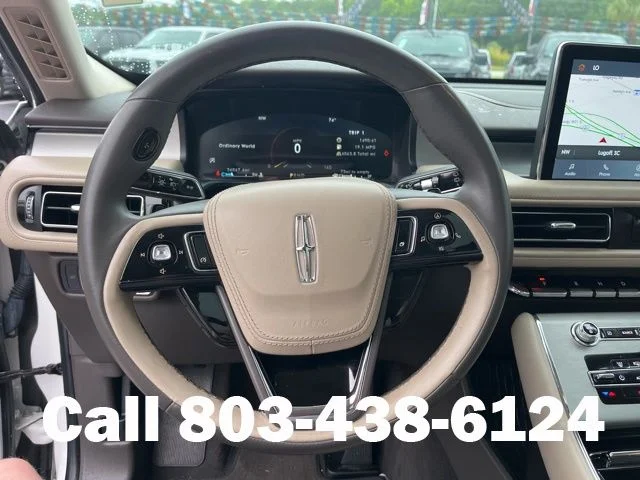 Used 2023 White Metallic Lincoln Standard image 20