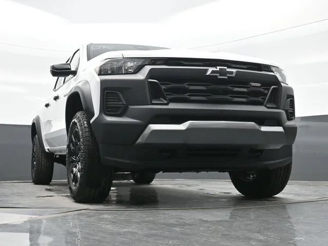 New 2026 Summit White Chevrolet Trail Boss image 14