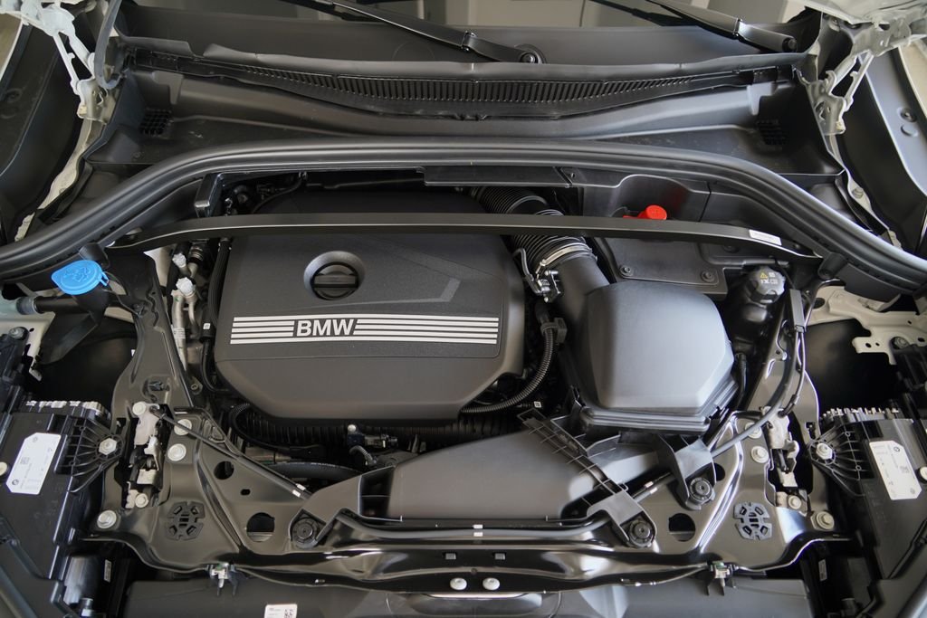 New 2026 Alpine White BMW xDrive28i image 21
