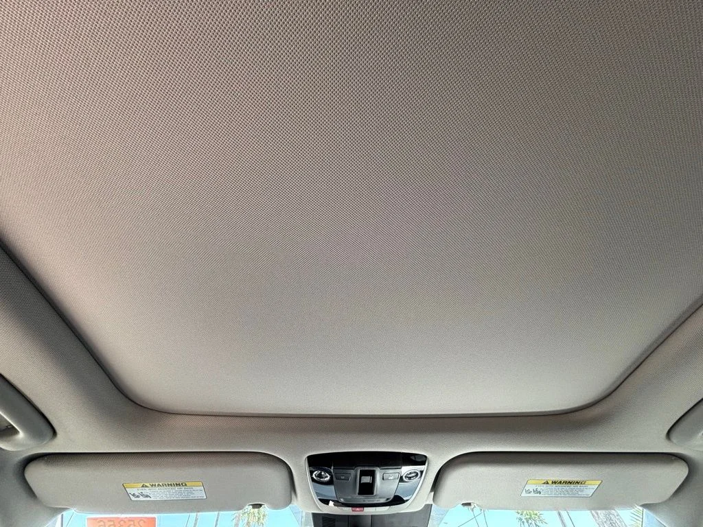 2025 Kia Sorento S - Photo 13
