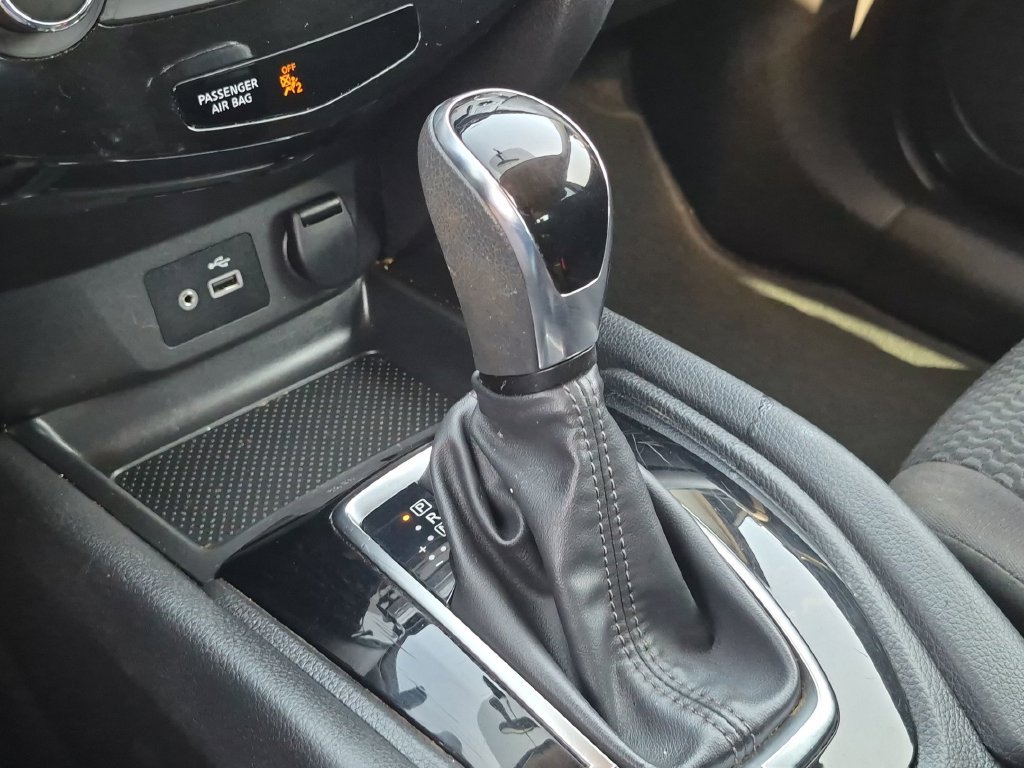Used 2019 Black Nissan S image 25