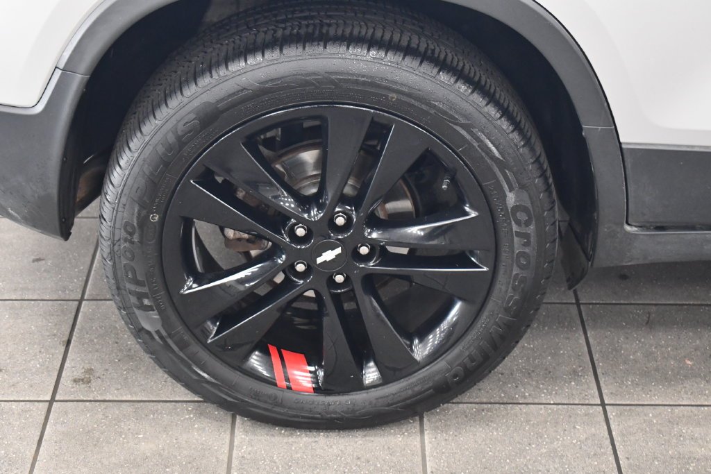 Used 2019 Silver Ice Metallic Chevrolet LT image 10