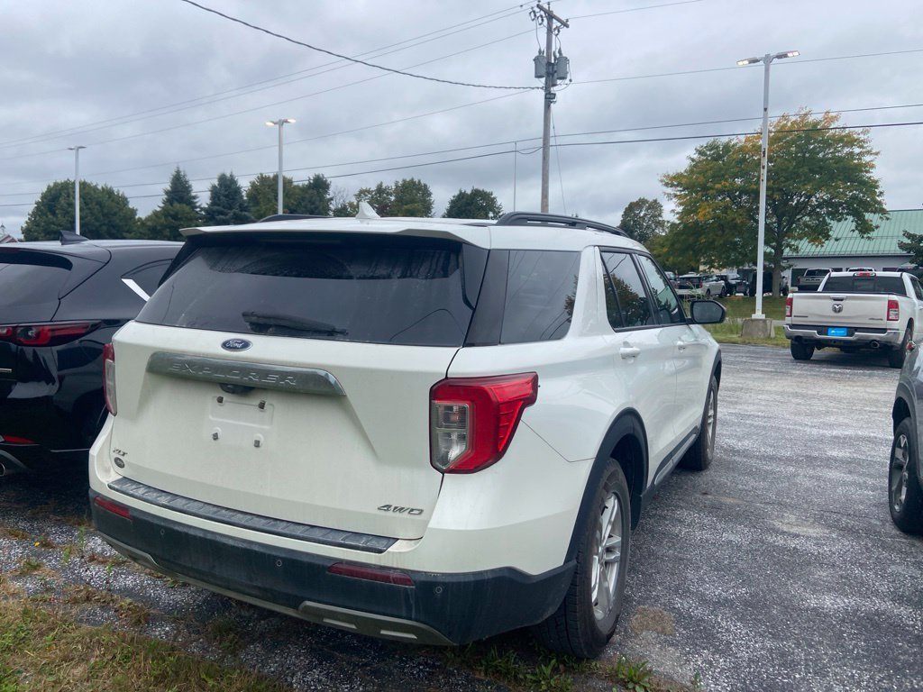 Used 2022 White Metallic Ford XLT image 5