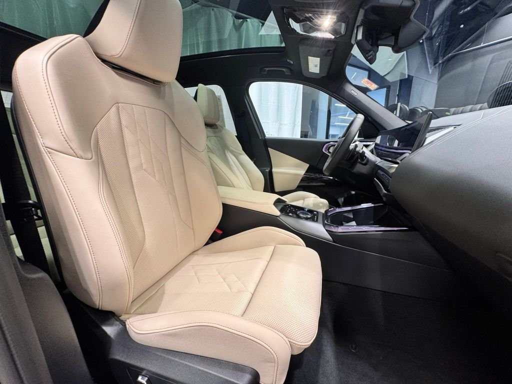 New 2026 Black Sapphire Metallic BMW 30 xDrive image 25