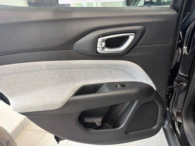 Used 2024 Black Jeep Latitude image 13