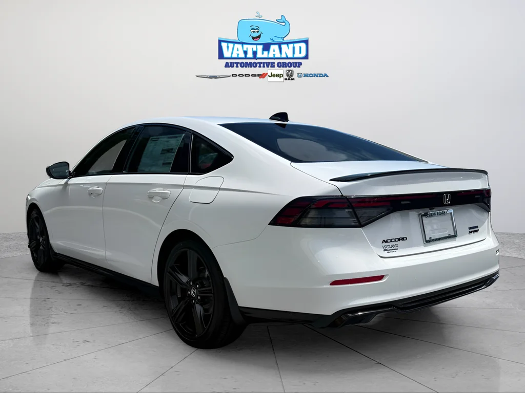 New 2026 Platinum White Pearl Honda Sport-L image 3