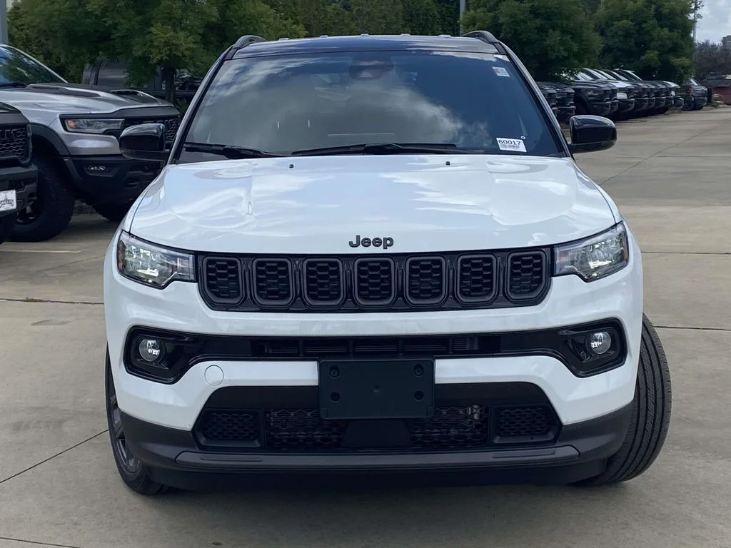 New 2026 Bright White Clear-Coat Exterior Paint Jeep Limited Altitude image 2