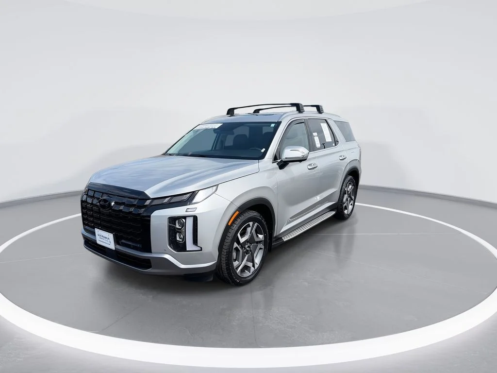 Used 2024 Silver Hyundai SEL image 4
