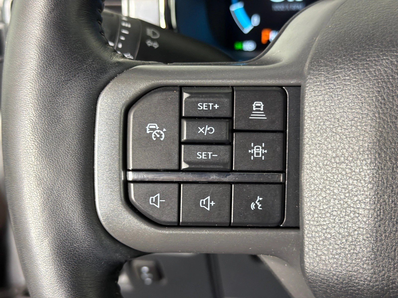 Used 2021 Iconic Silver Metallic Ford LARIAT image 25