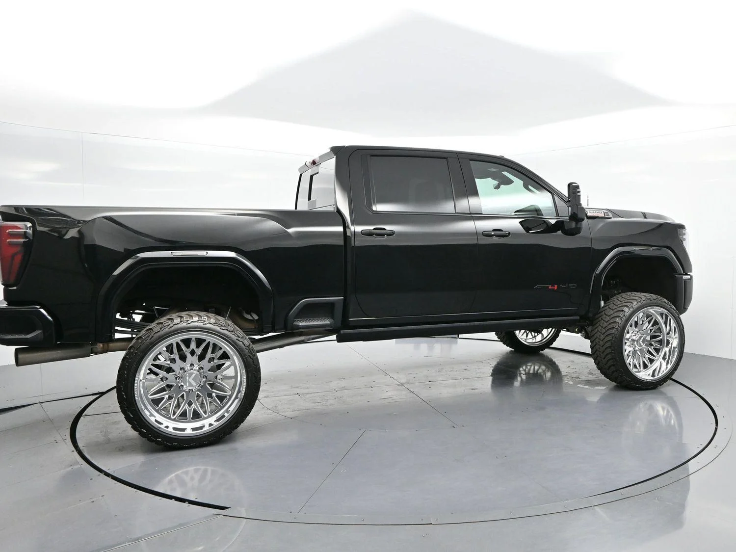 Used 2025 Onyx Black GMC AT4 image 8