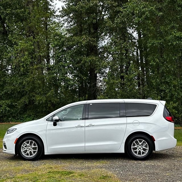 Used 2023 Bright White Clearcoat Chrysler Touring L image 6