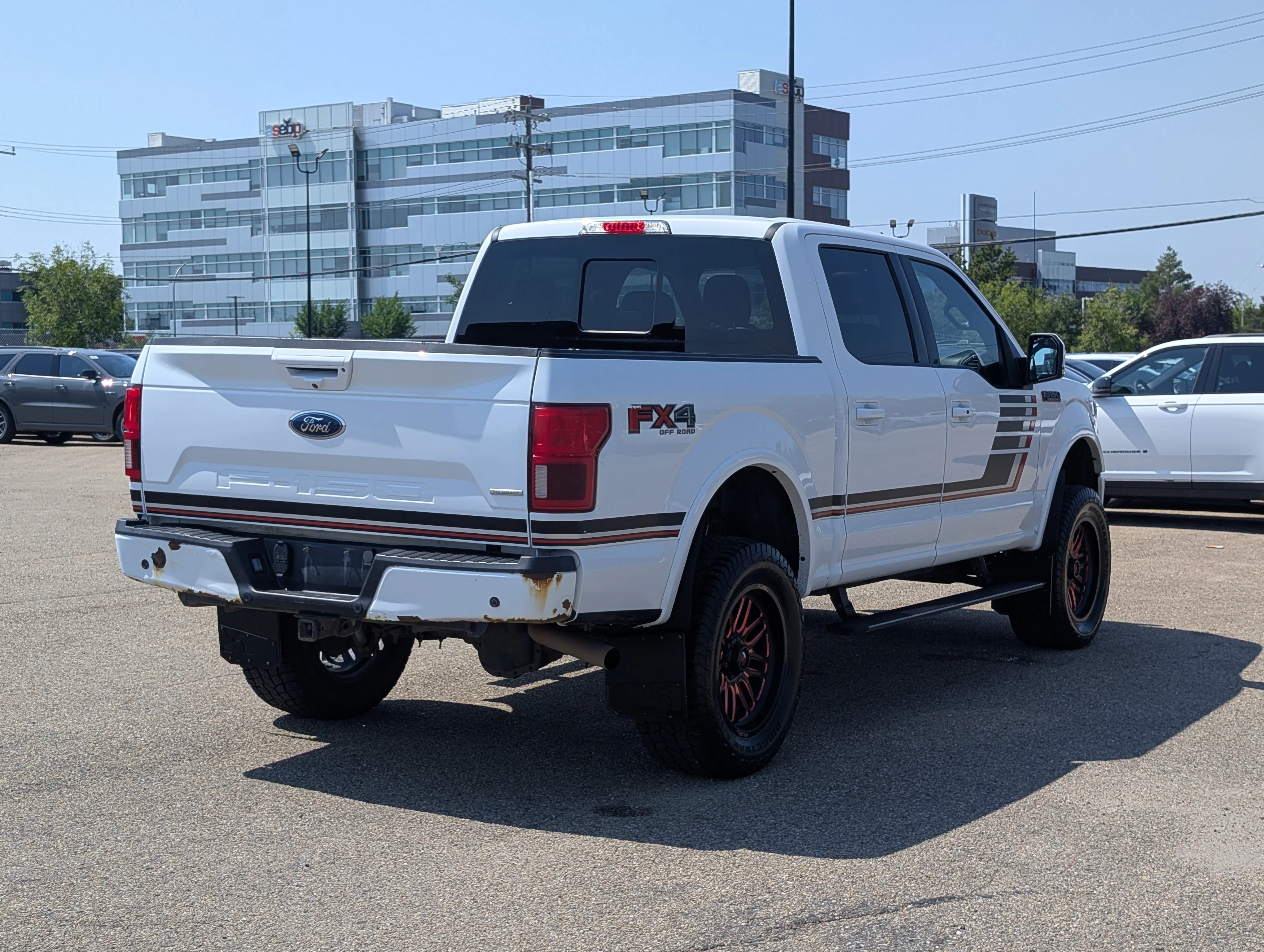Used 2019 Oxford White Ford XL 4WD SuperCrew 5.5
