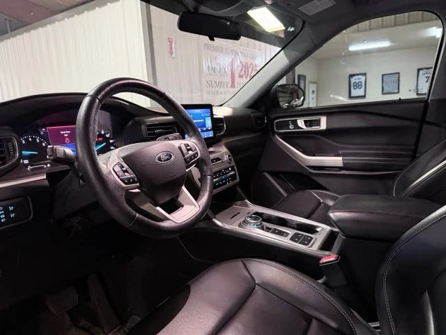 Used 2021 Gray Ford XLT image 11