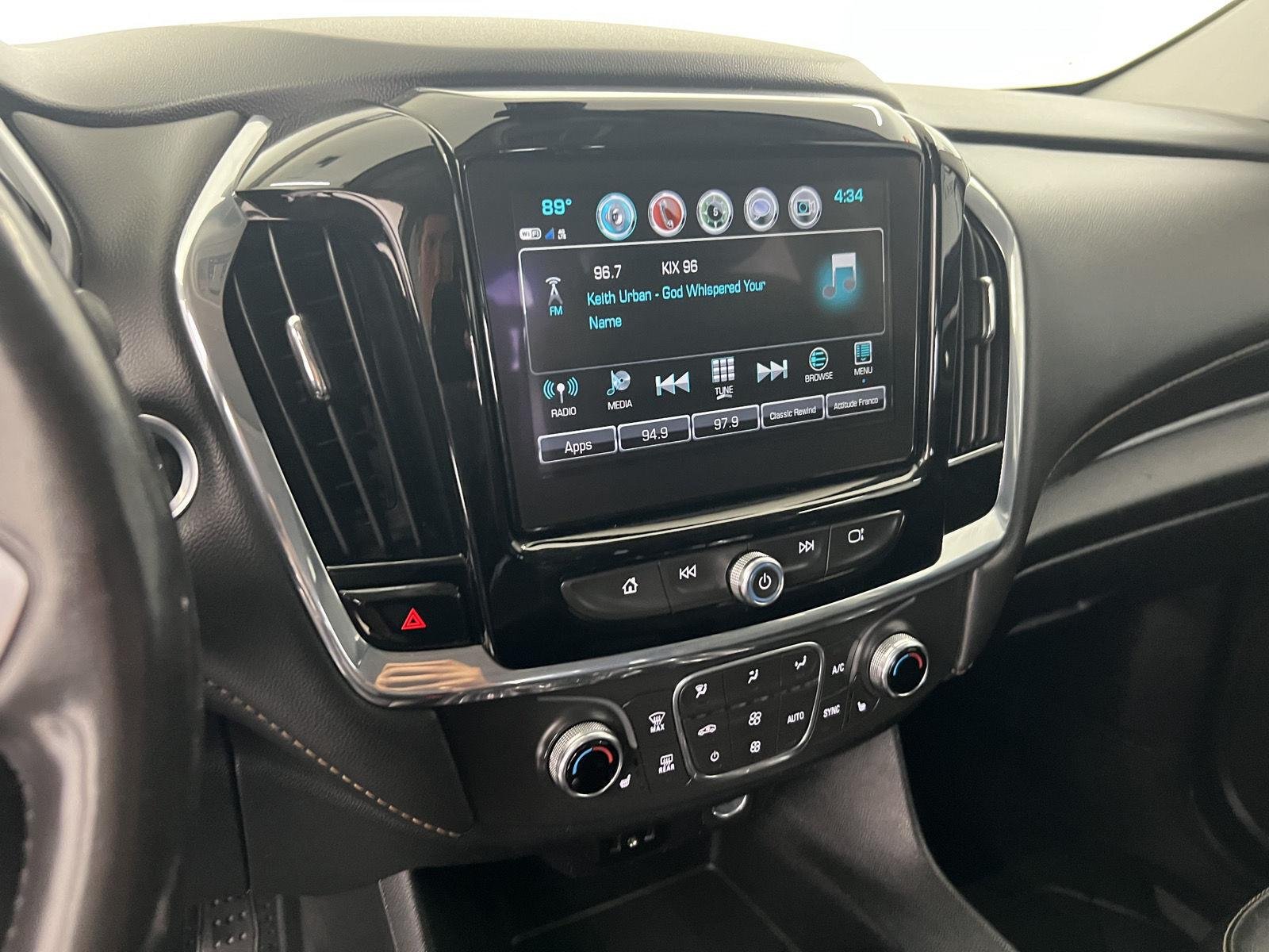 Used 2019 Summit White Chevrolet RS image 16