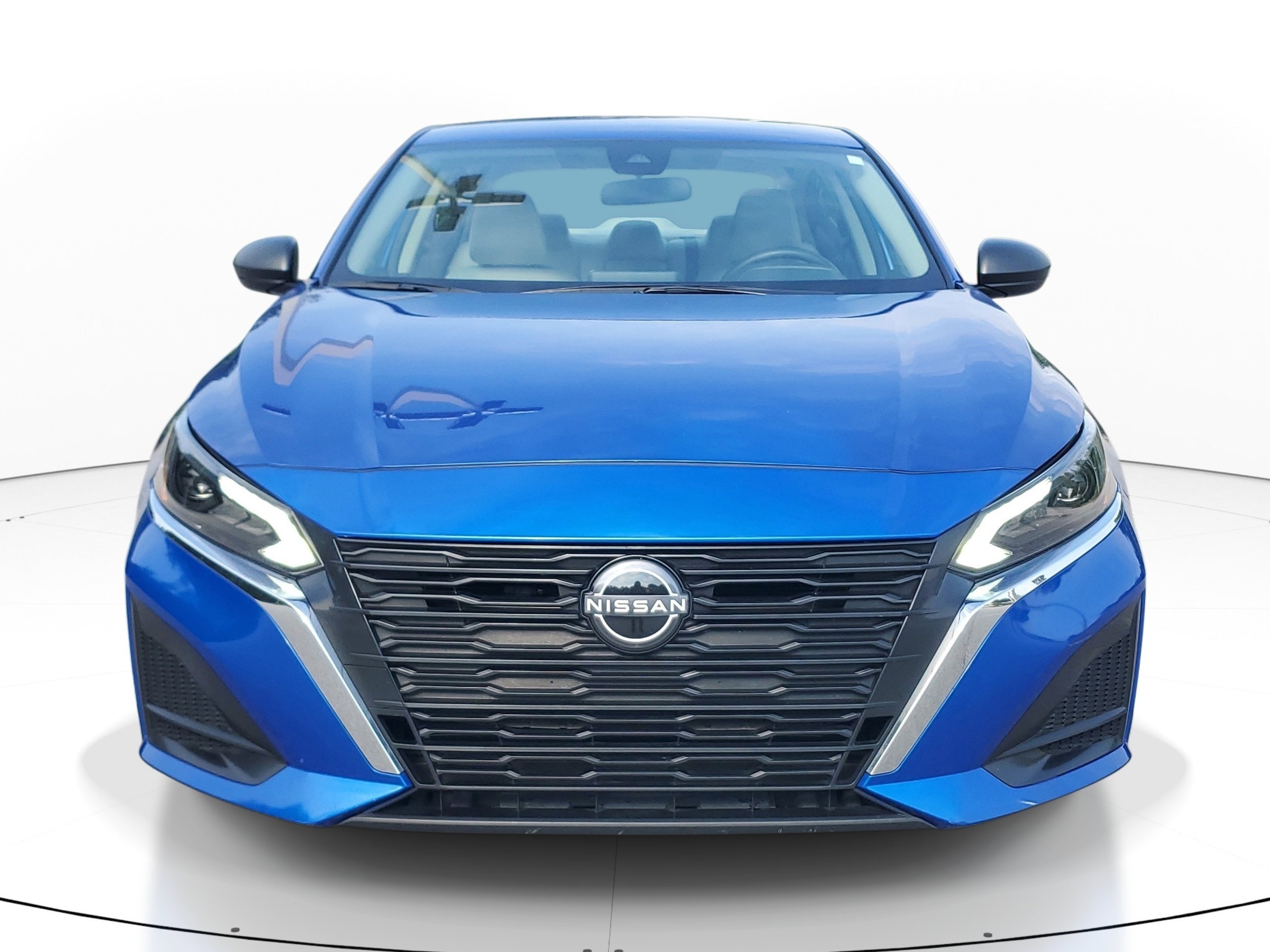 Used 2025 Blue Nissan 2.5 SV image 1