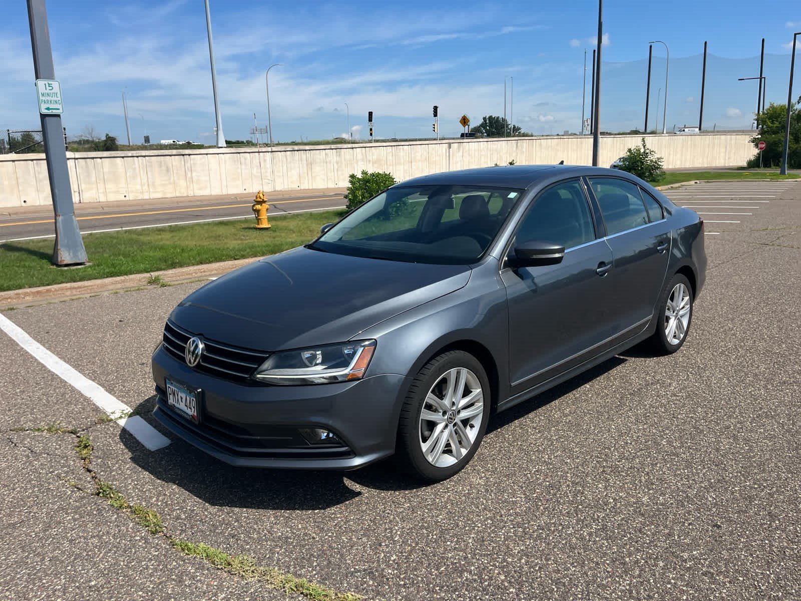 Used 2017 Platinum Gray Metallic Volkswagen 1.8T SEL image 5
