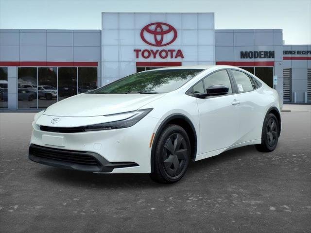 Used 2025 White Toyota  image 1