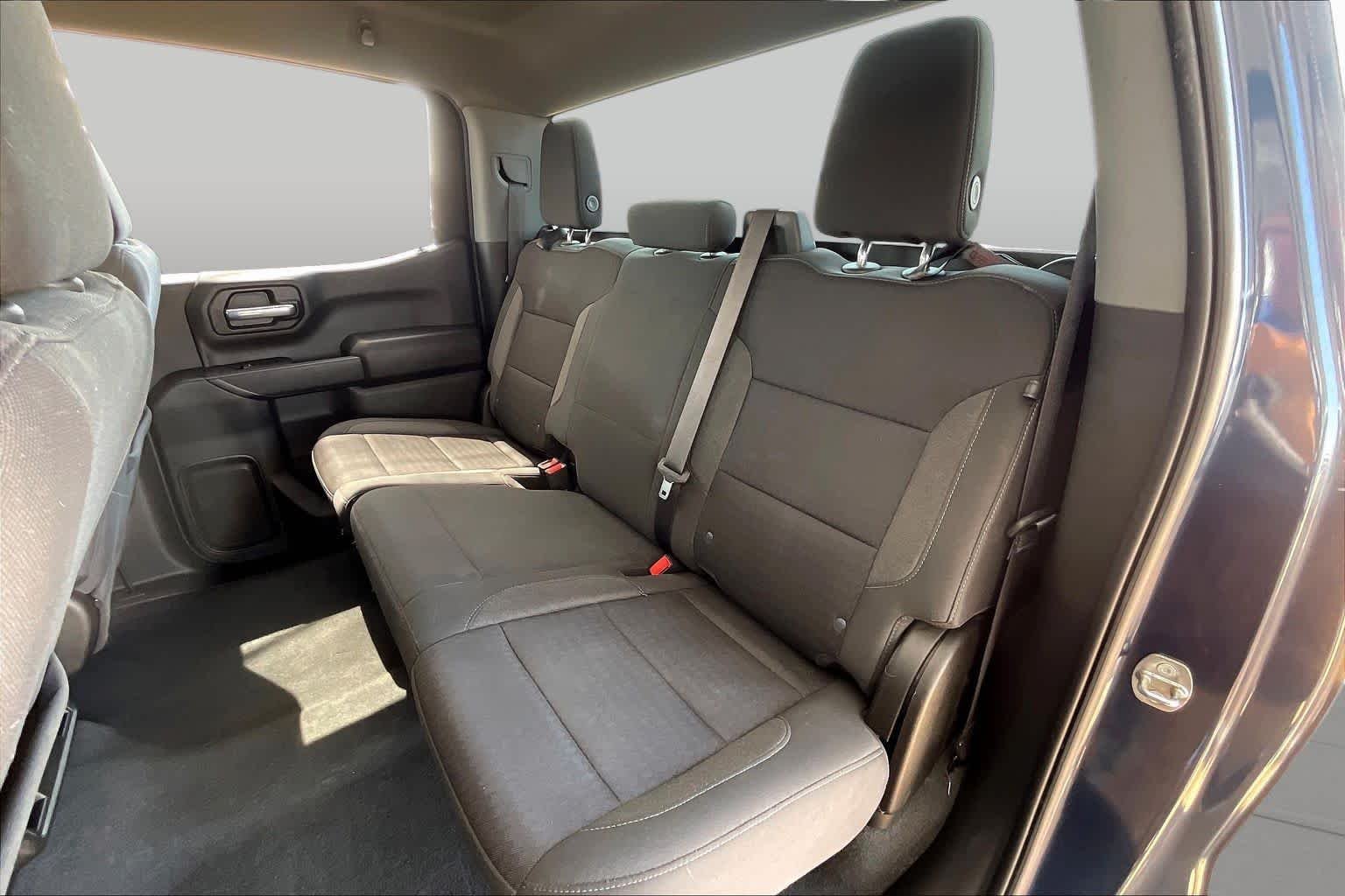 Used 2022 Northsky Blue Metallic Chevrolet Custom image 18