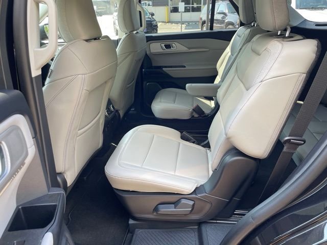 New 2026 Agate Black Metallic Ford Active image 38