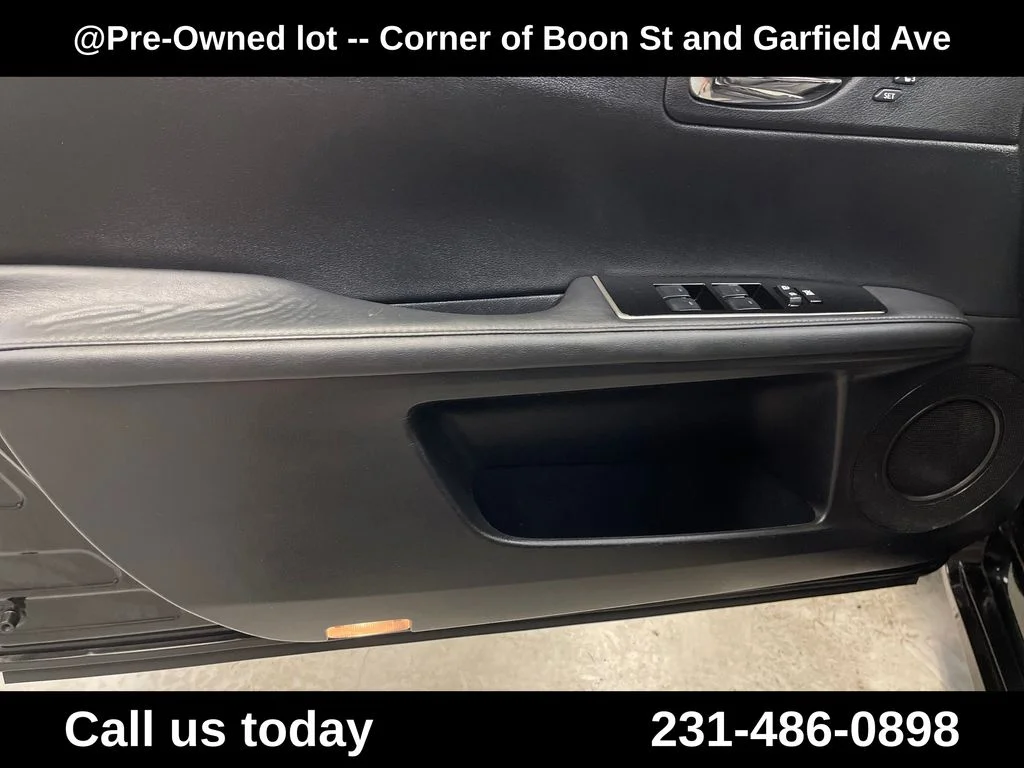 Used 2018  Lexus 350 image 15