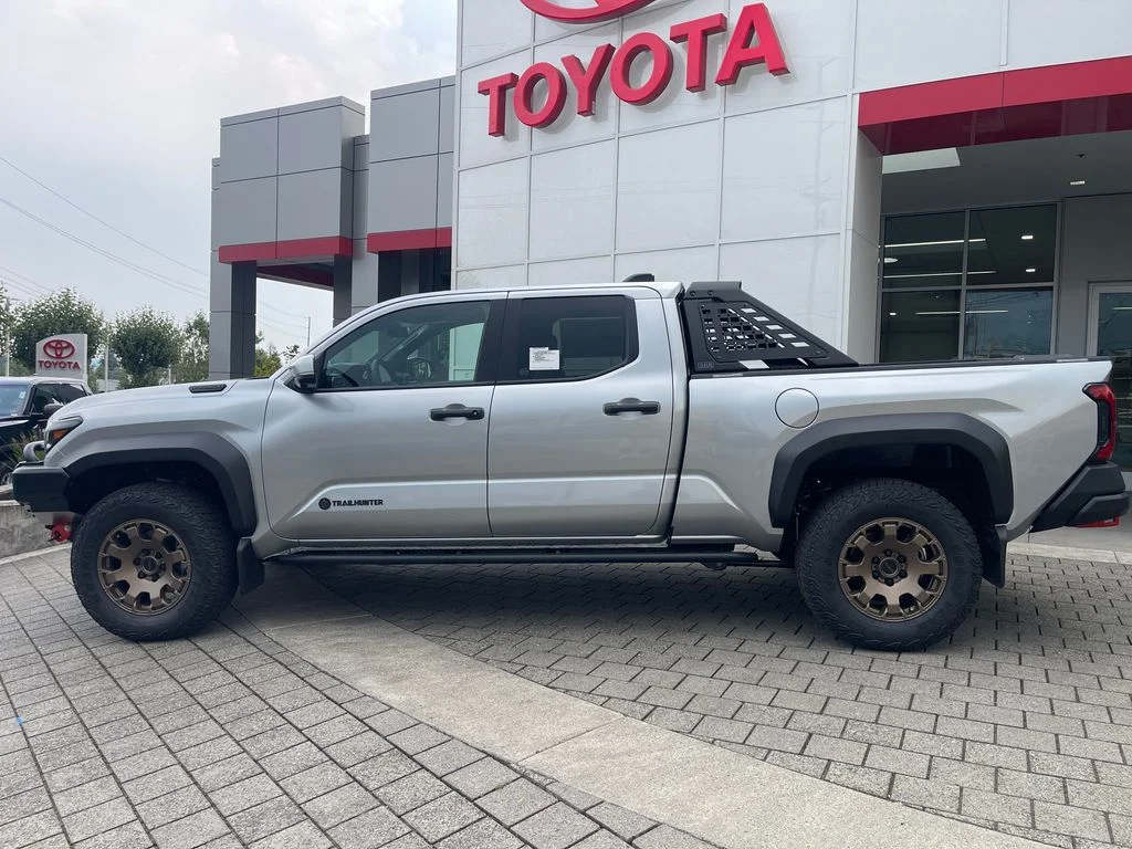 New 2026 Celestial Silver Metallic Toyota Trailhunter image 2