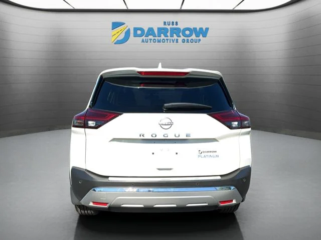 Used 2023 White Nissan Platinum image 4