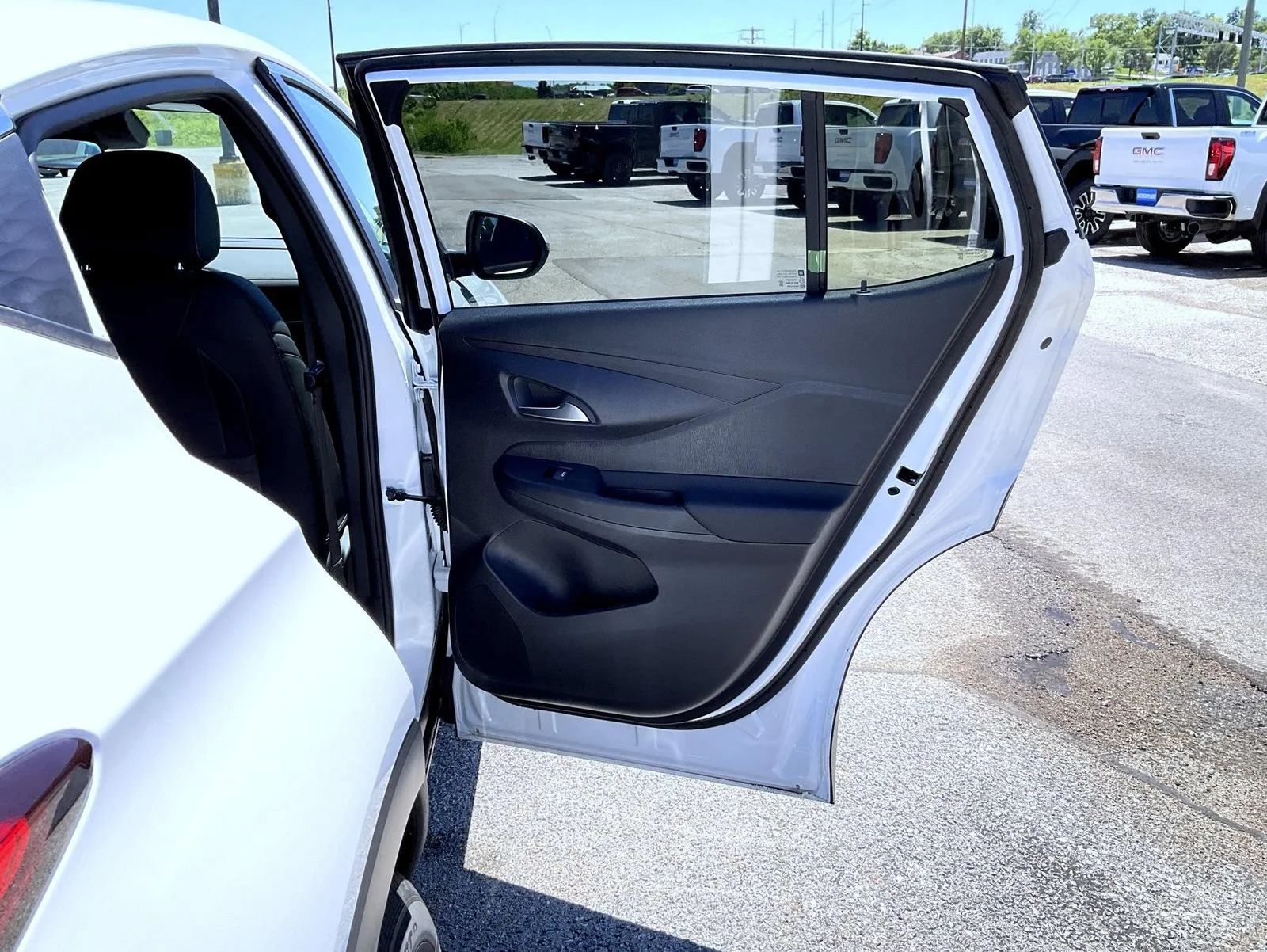 New 2026 Summit White Buick Preferred image 17