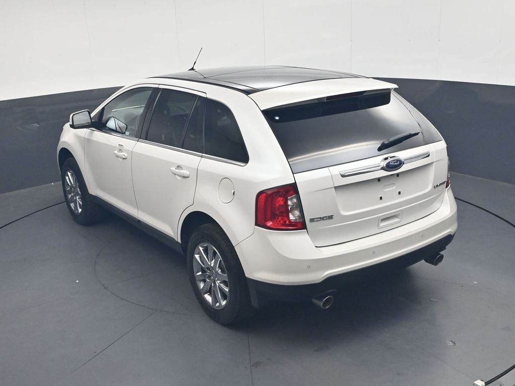 Used 2011 White Ford Limited image 34