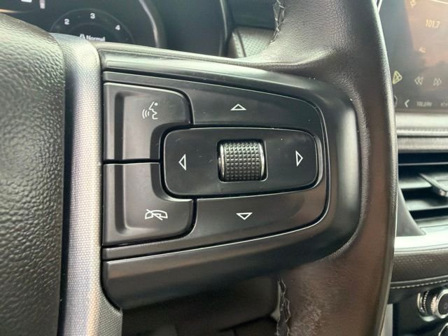 Used 2023 White GMC SLT image 25
