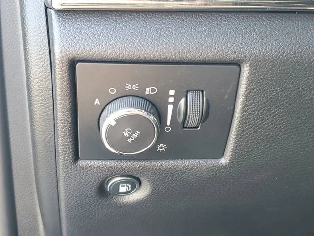 Used 2019 Billet Silver M Jeep High Altitude image 22