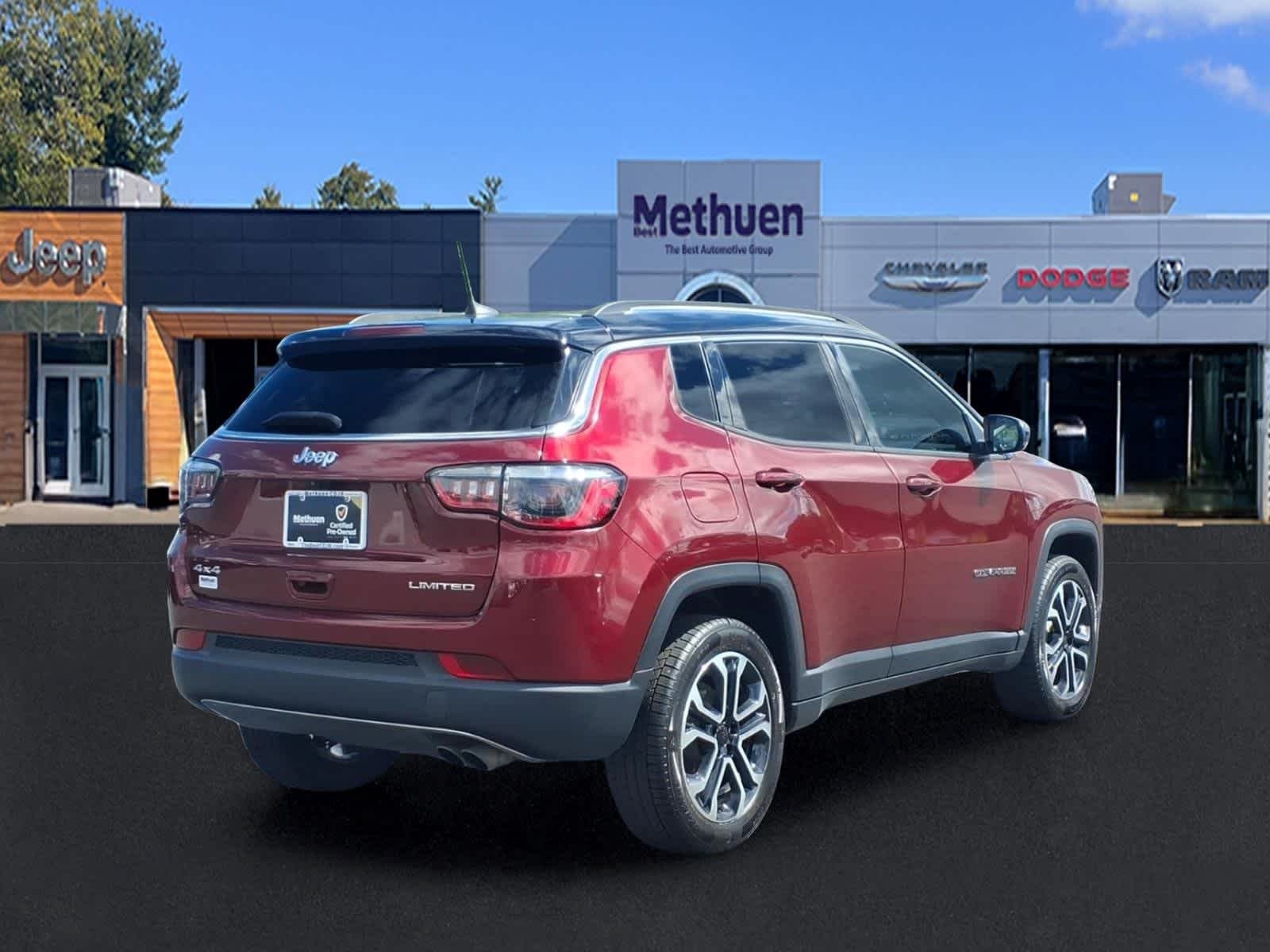 Used 2022 Velvet Red Pearlcoat Jeep Limited image 4