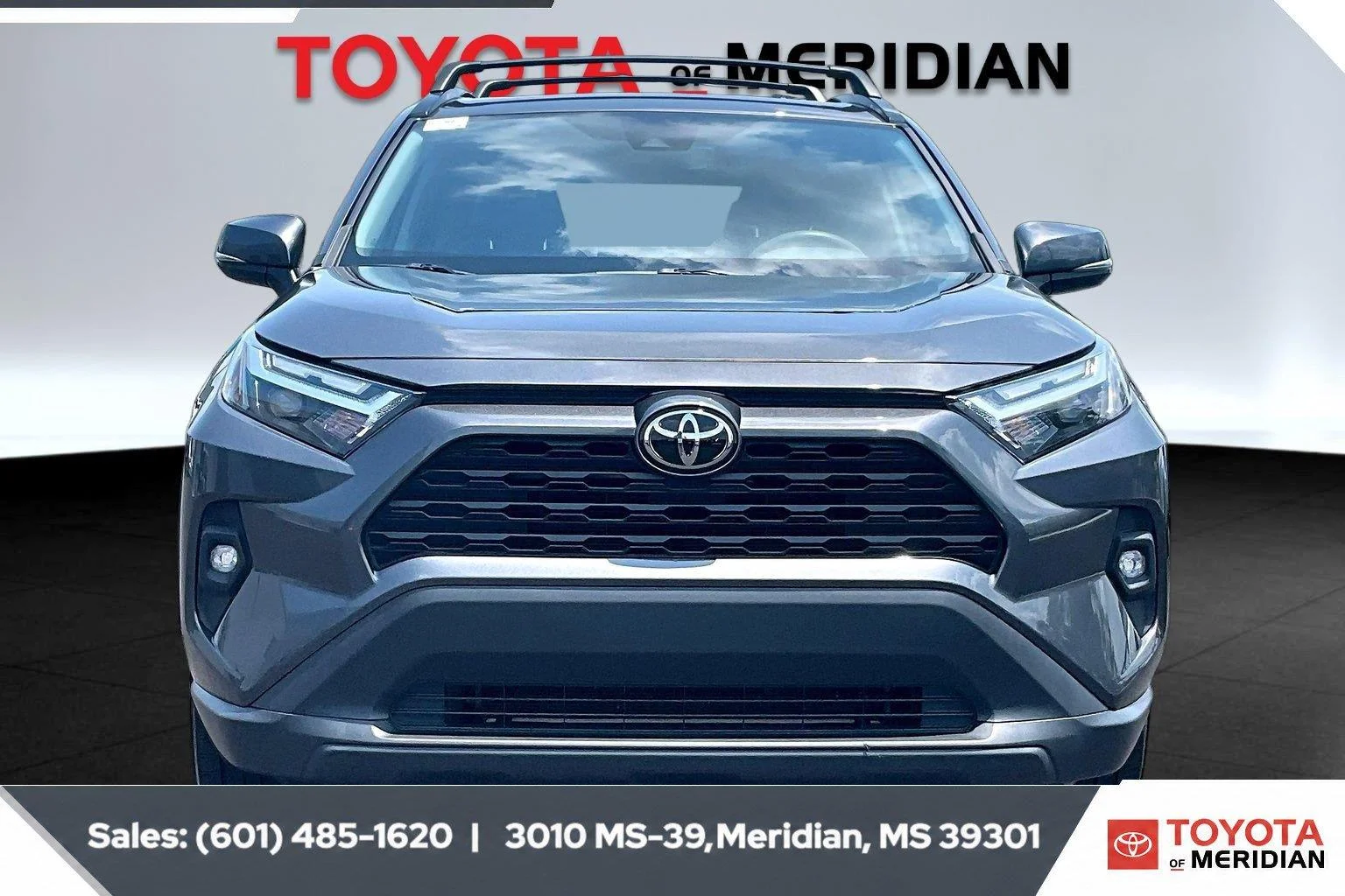 Used 2023 Magnetic Gray Metallic Toyota XLE Premium image 3