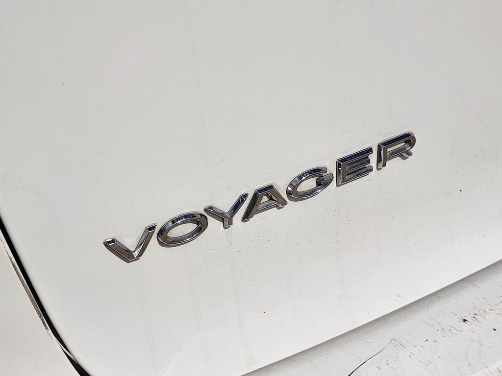 Used 2023 Bright White Clearcoat Chrysler LX image 14