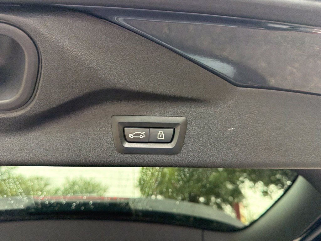 Used 2021 Gray BMW M50i image 14