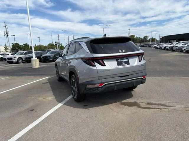Used 2022 Silver Hyundai SEL Convenience image 14