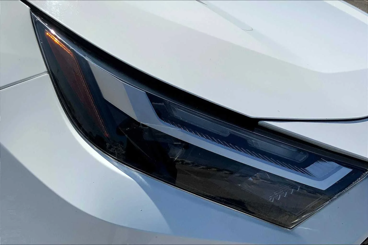 Used 2022 White Toyota XLE image 26