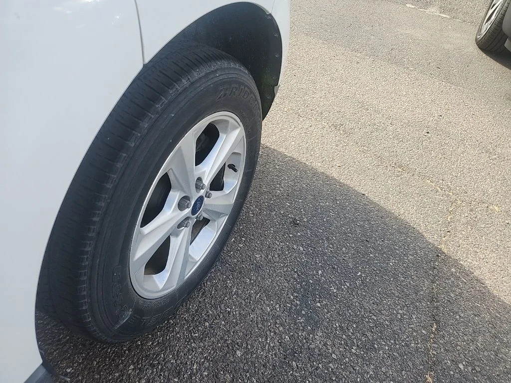Used 2015 White Ford SE image 9