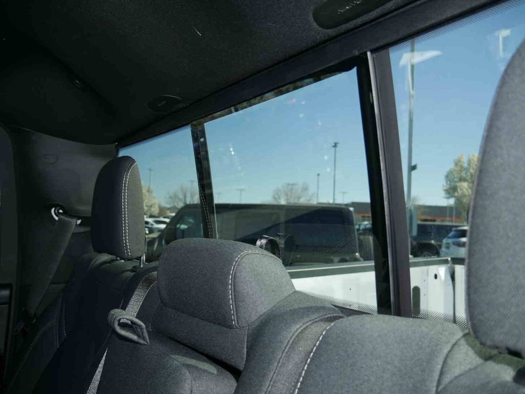 New 2026 Bright White Clear-Coat Exterior Paint RAM TRADESMAN image 16