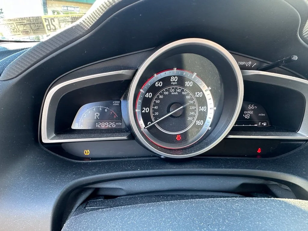 Used 2016 Silver Mazda i Sport image 10