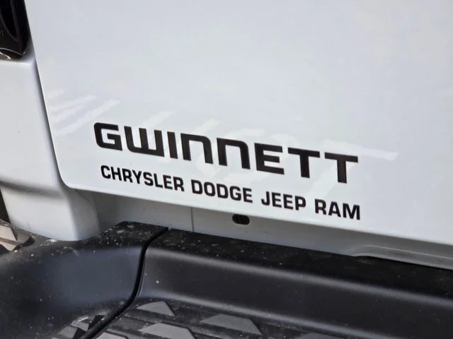 New 2026 Bright White Clear-Coat Exterior Paint RAM Tradesman image 26