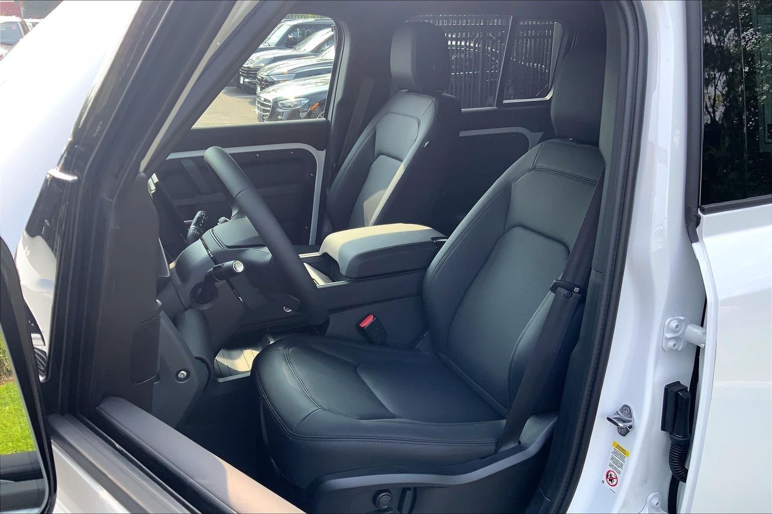 New 2026 Fuji White Land Rover X-Dynamic SE image 9